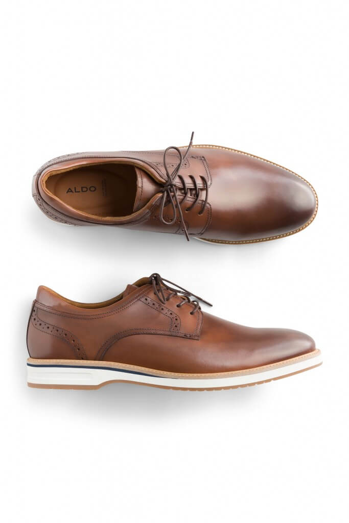 Stitch Fix men’s brown leather Oxford shoes with sport bottom.