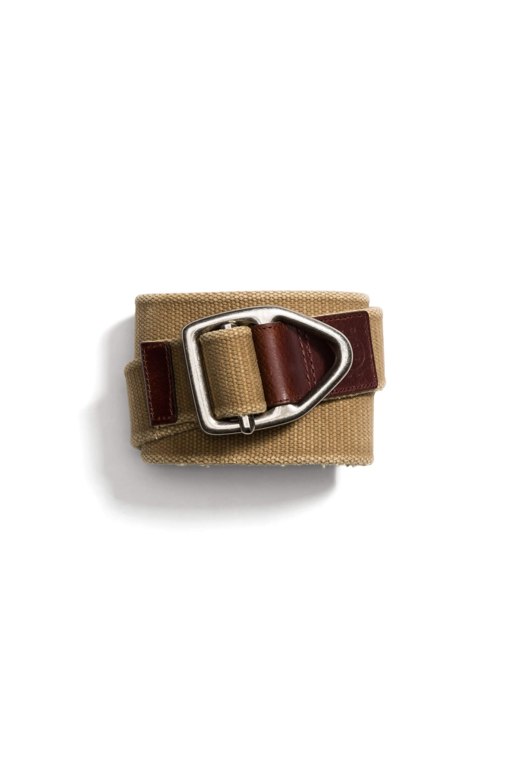 Stitch Fix men’s brown canvas belt with silver buckle.