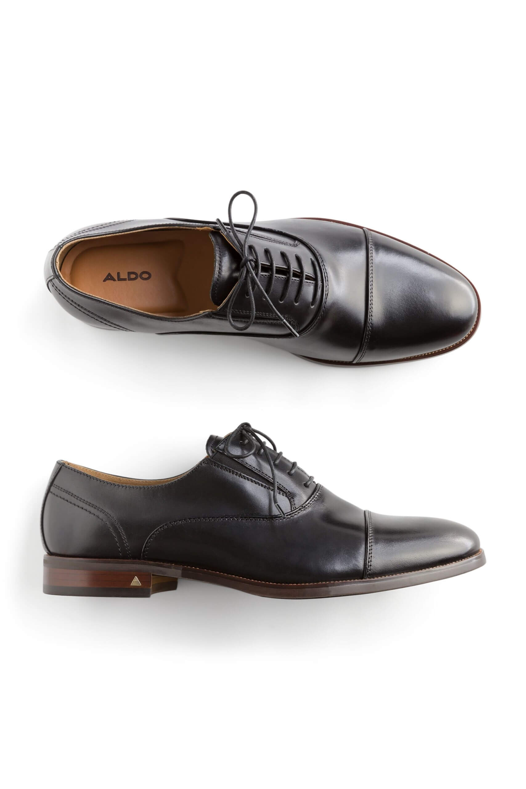 Stitch Fix men’s black lace-up dress shoes.