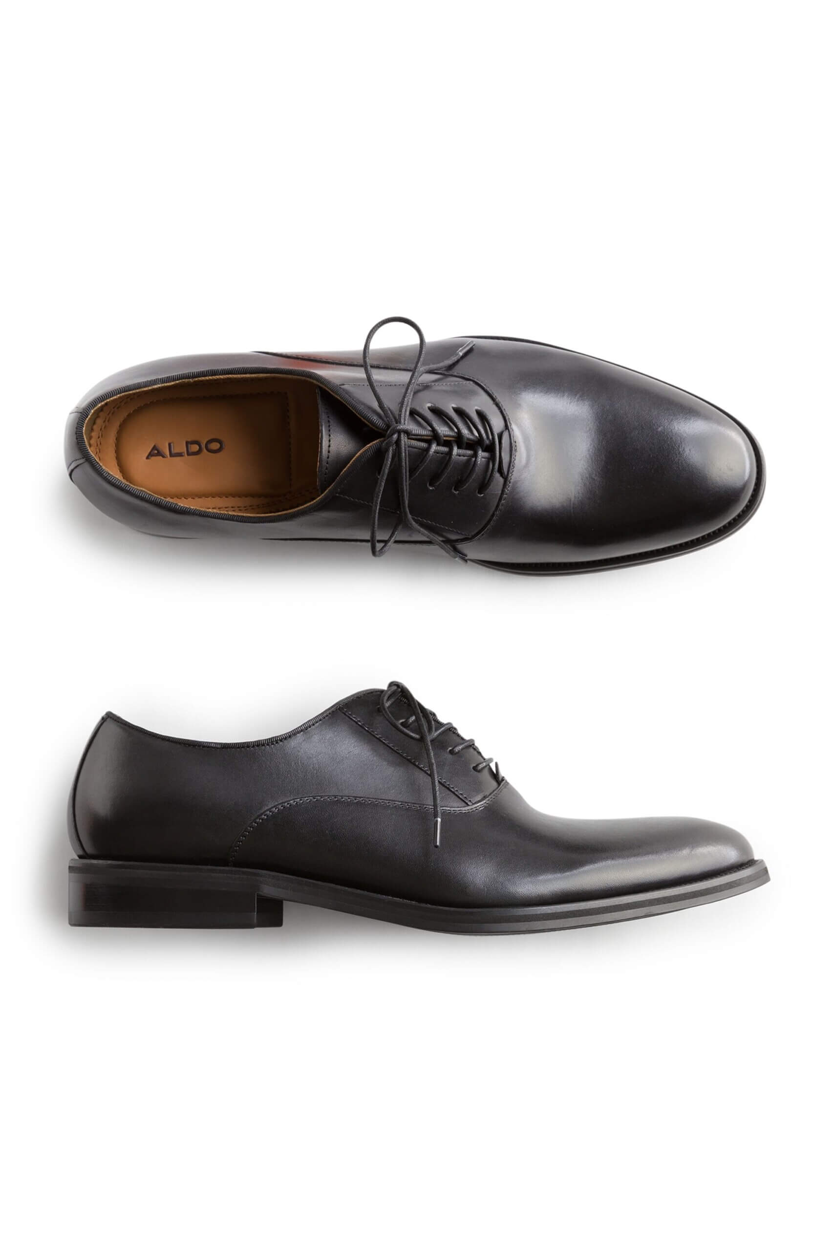 Stitch Fix men’s black lace-up dress shoes.