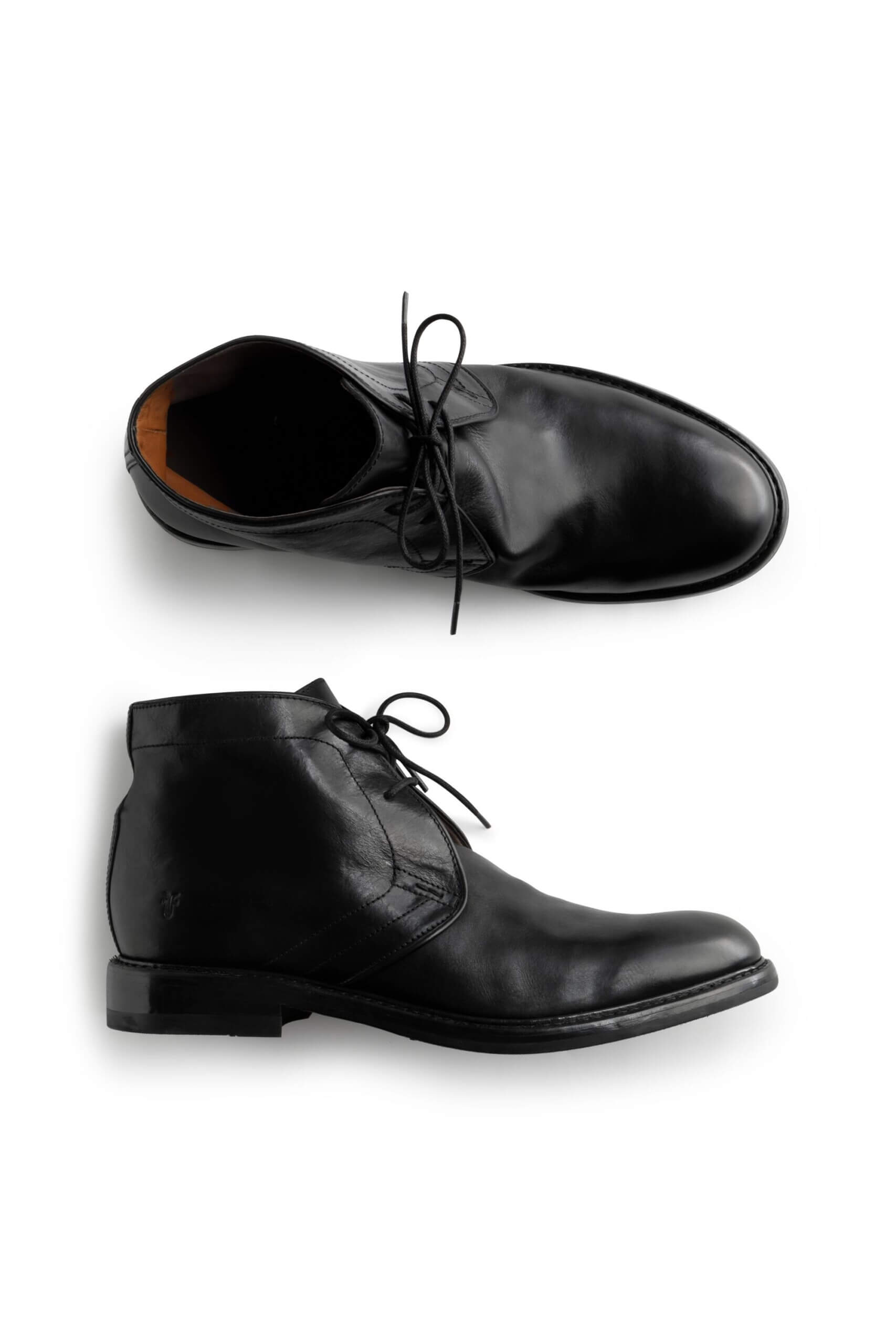Stitch Fix men’s black leather chukka boots.