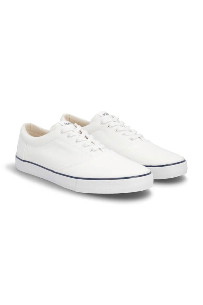 Stitch Fix men’s white canvas sneakers.