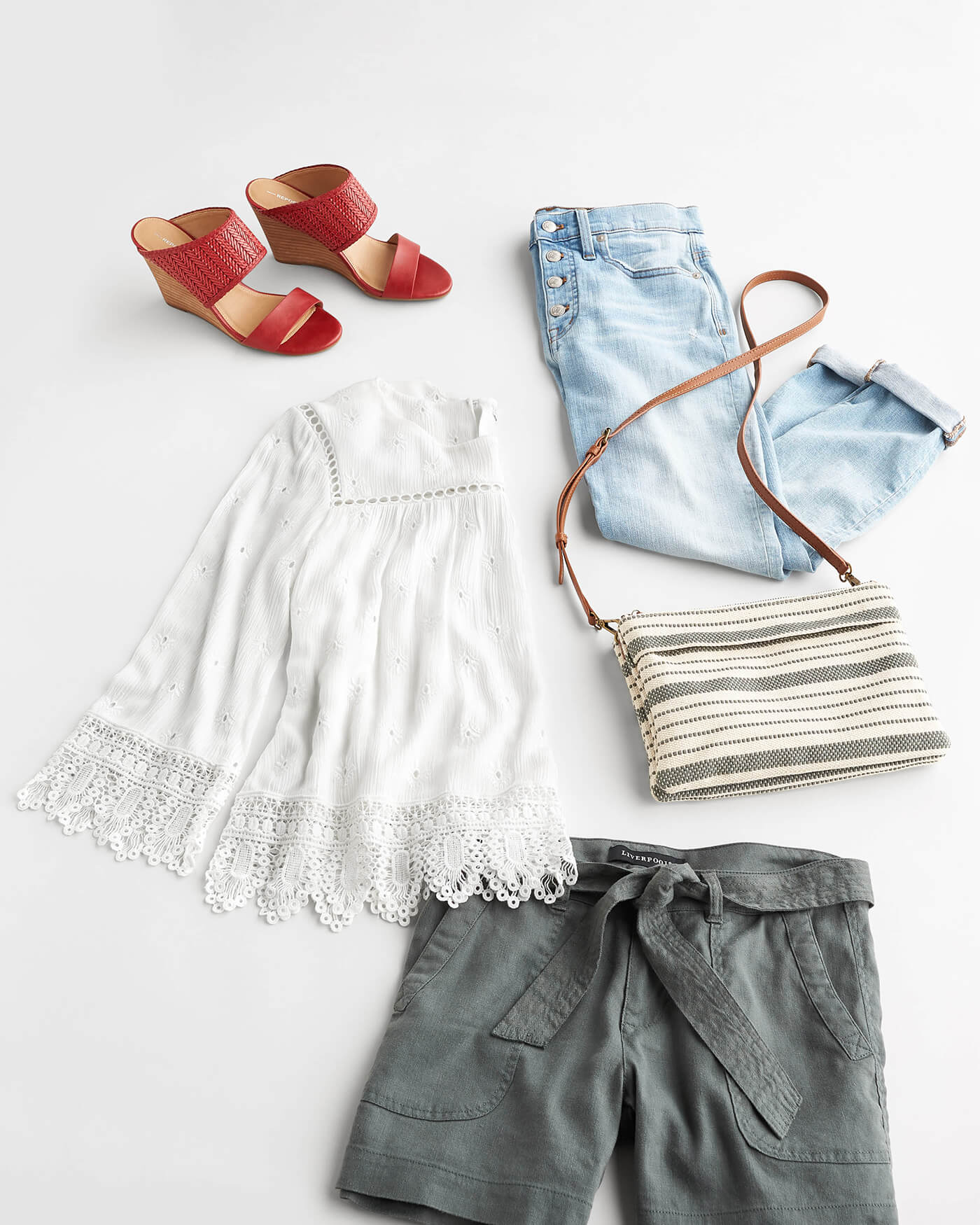 white boho top and boyfriend jeans