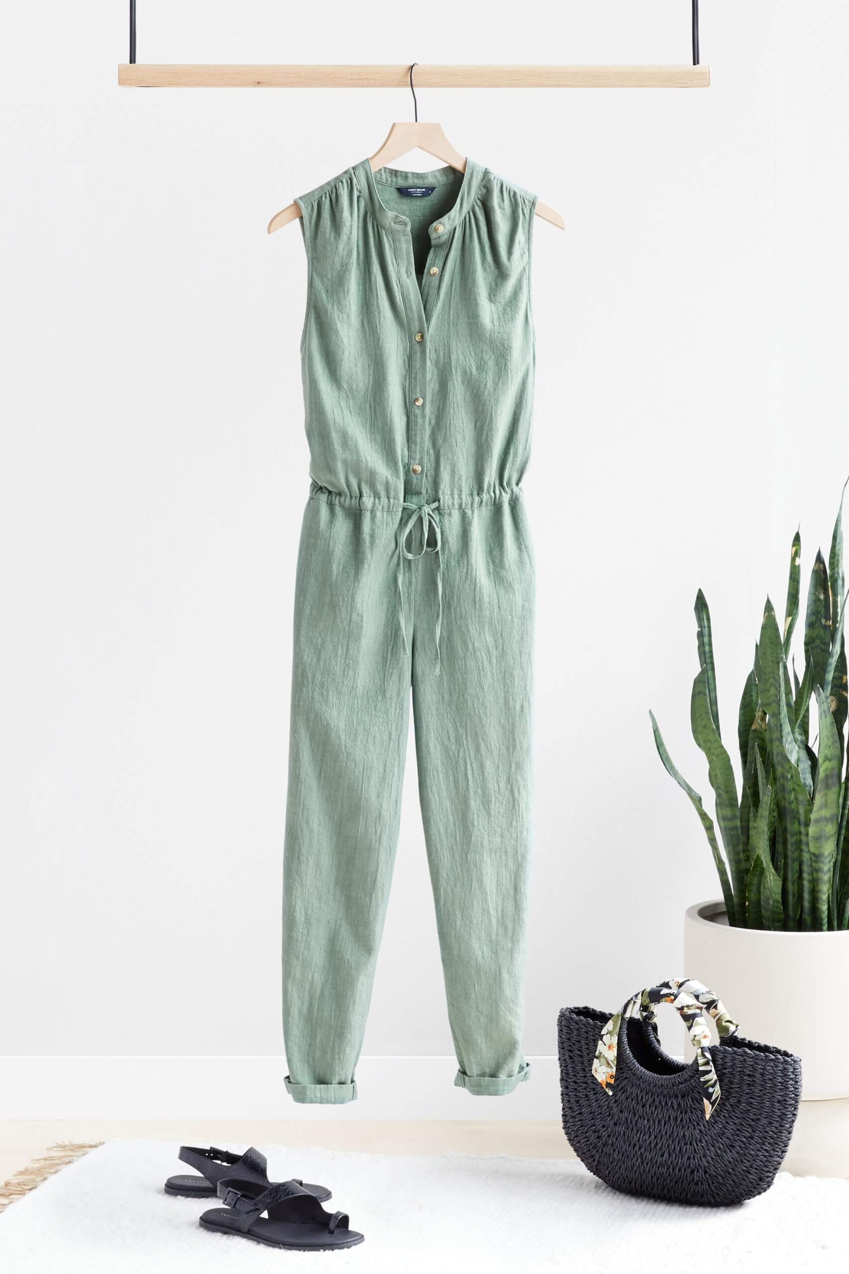 What Shoes to Wear with Jumpsuits?