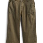 Stitch Fix women’s olive green gauchos with utility pockets.