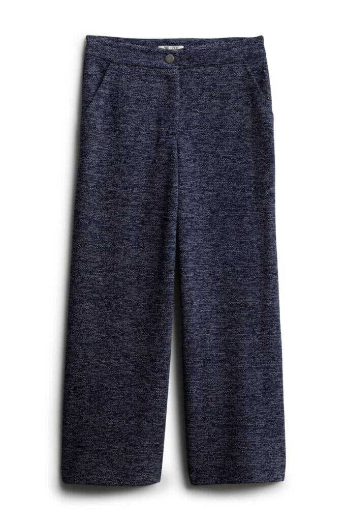 Stitch Fix women’s navy blue wide-leg pants.