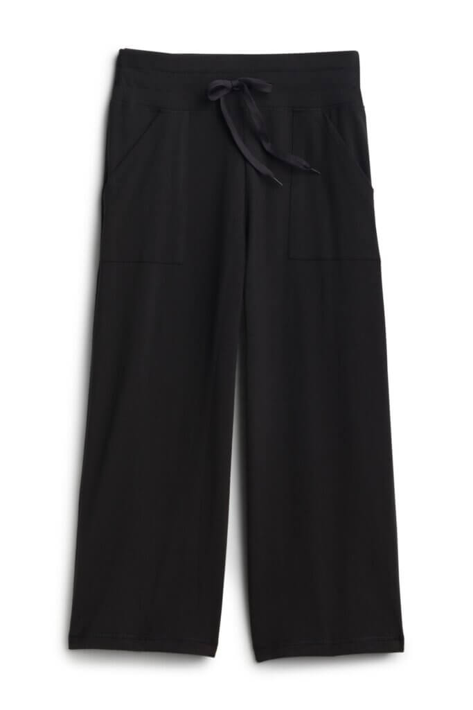 Stitch Fix Women’s black wide-leg pants.