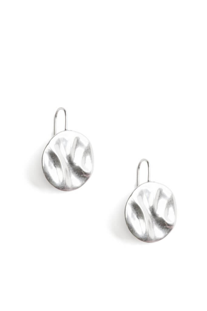 Stitch Fix women’s silver hammered round drop earrings.
