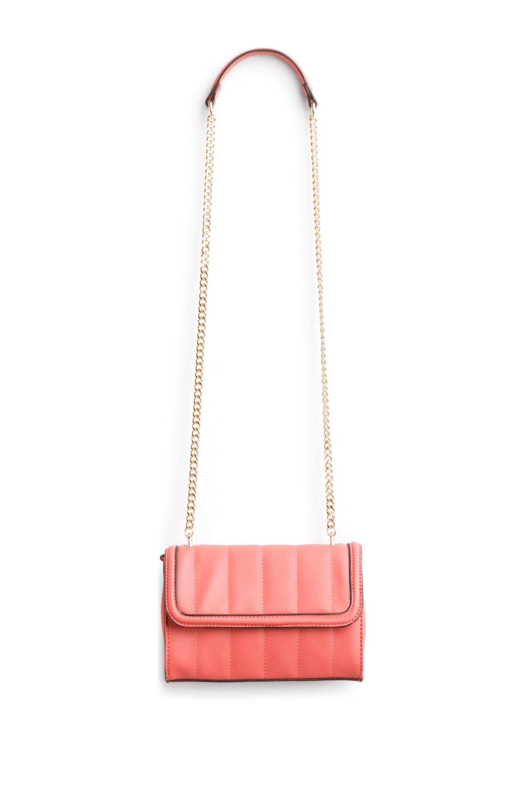 Stitch Fix women’s coral clutch purse with gold chain strap.