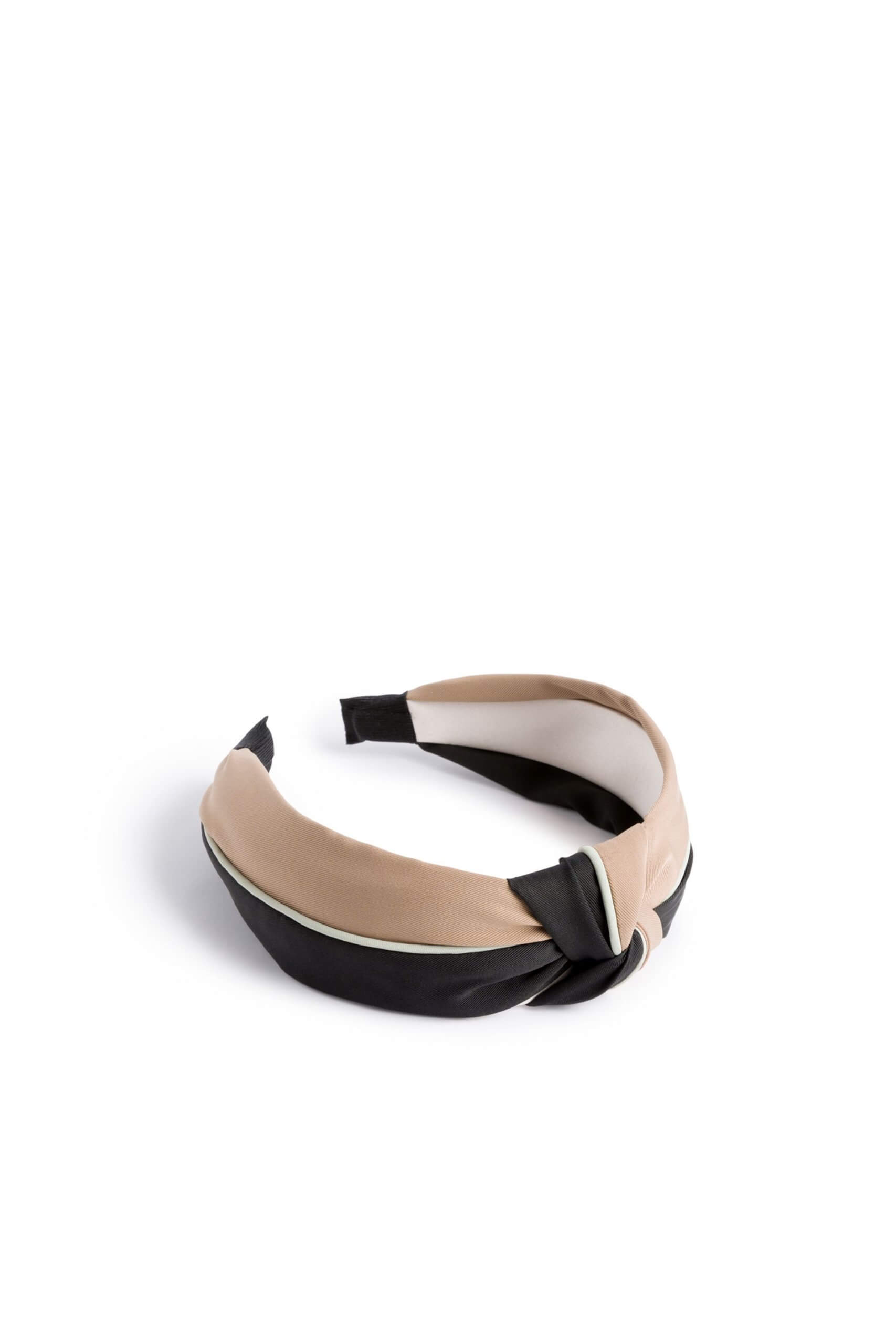 Stitch Fix Women’s beige and black knotted headband.