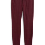 Stitch Fix women’s burgundy skinny jeans.