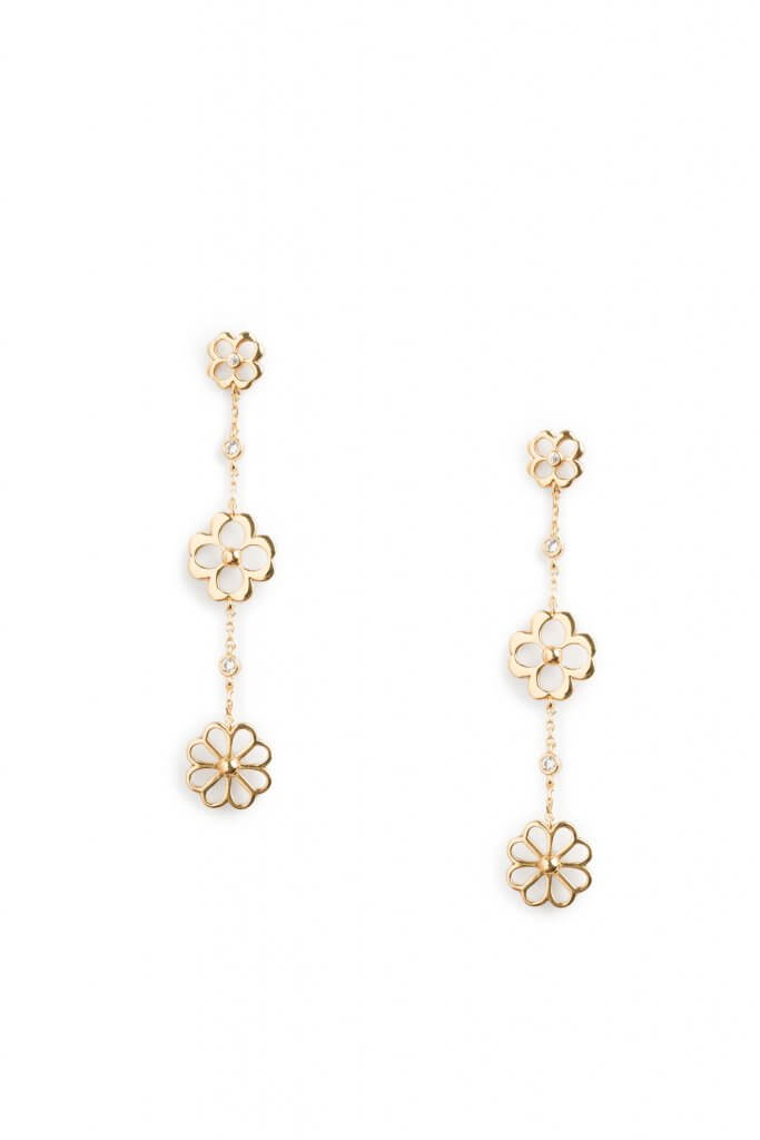 Stitch Fix women’s gold flower drop earrings.