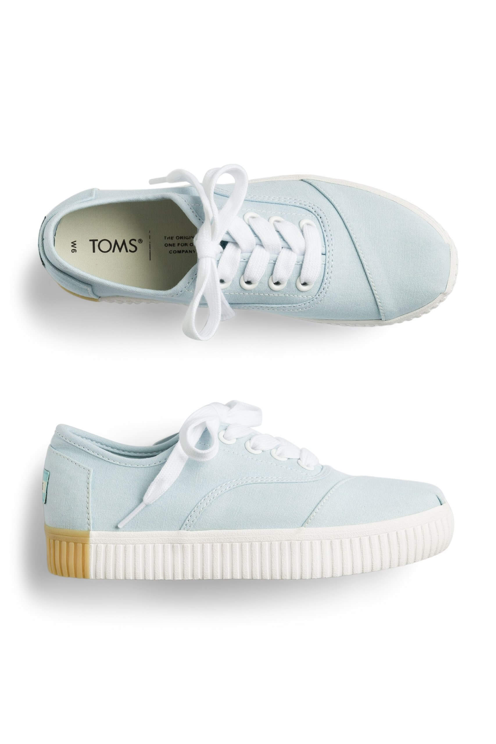 Stitch Fix women’s light blue lace-up platform sneakers with white rubber sole.