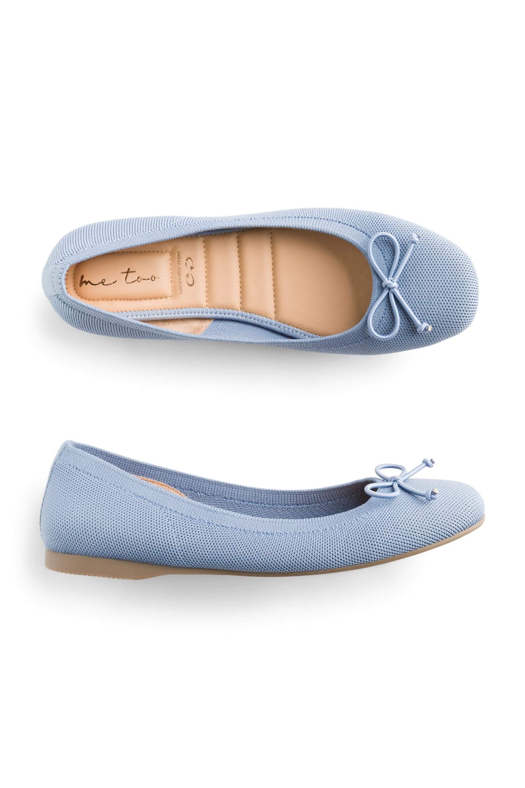Stitch Fix Women's blue ballet flats.