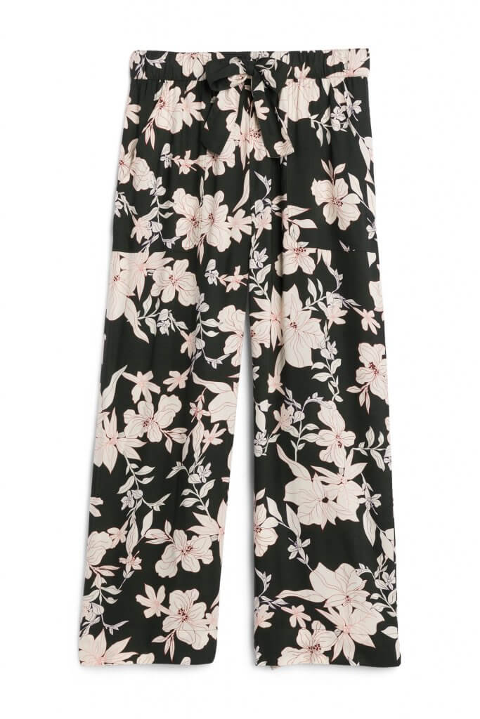 Stitch Fix women’s floral print wide-leg pants.
