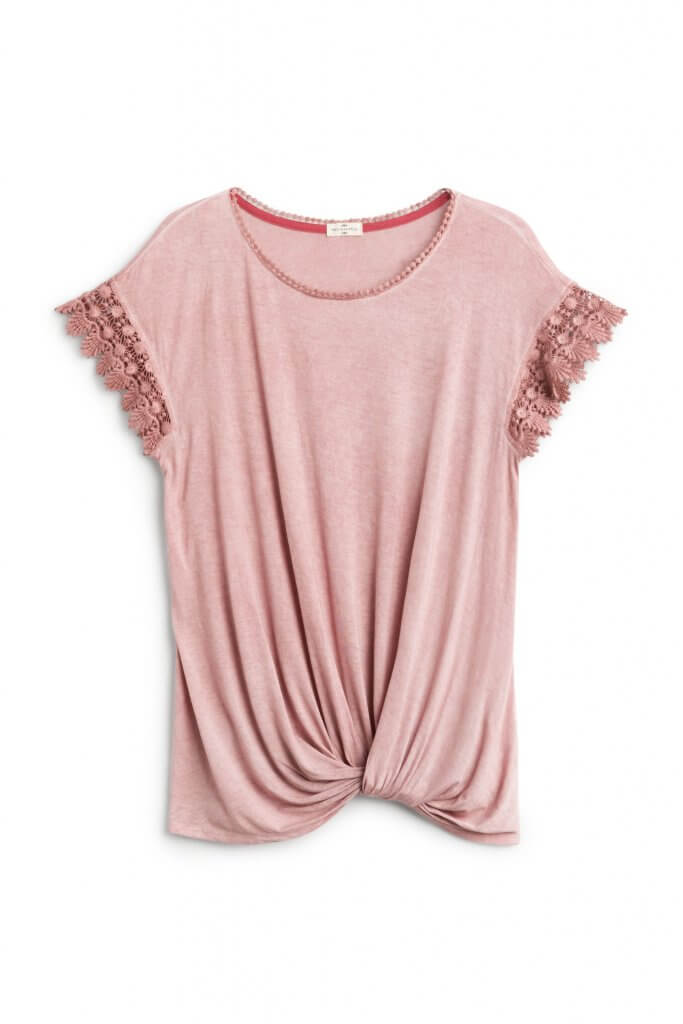 Stitch Fix women’s pink short sleeve knot front tee with crochet trim.
