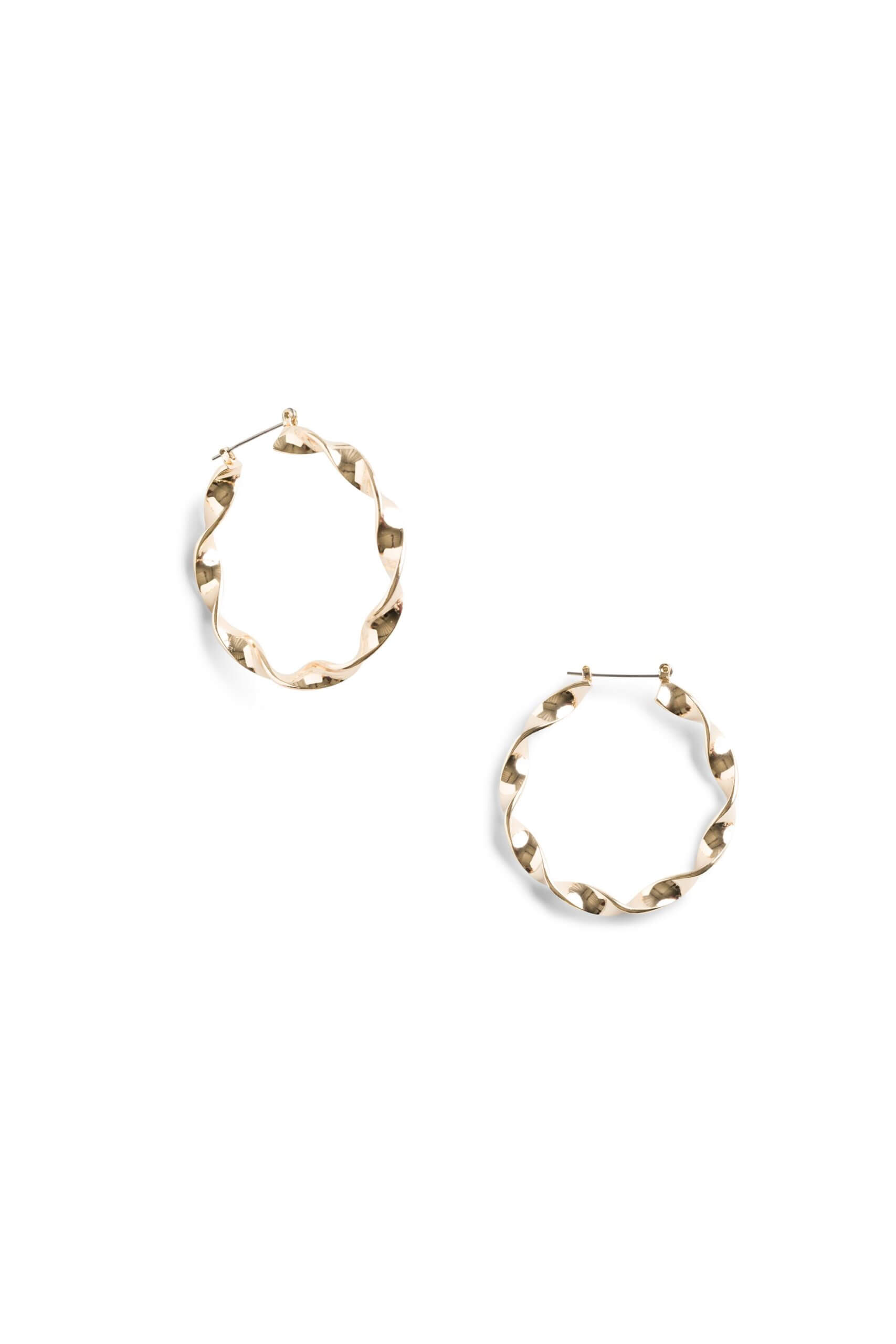 Stitch Fix women’s gold wavy hoop earrings.