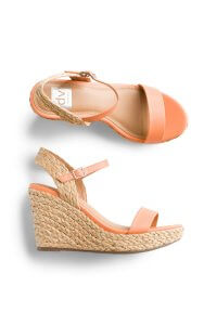 Stitch Fix Women's coral wedges.