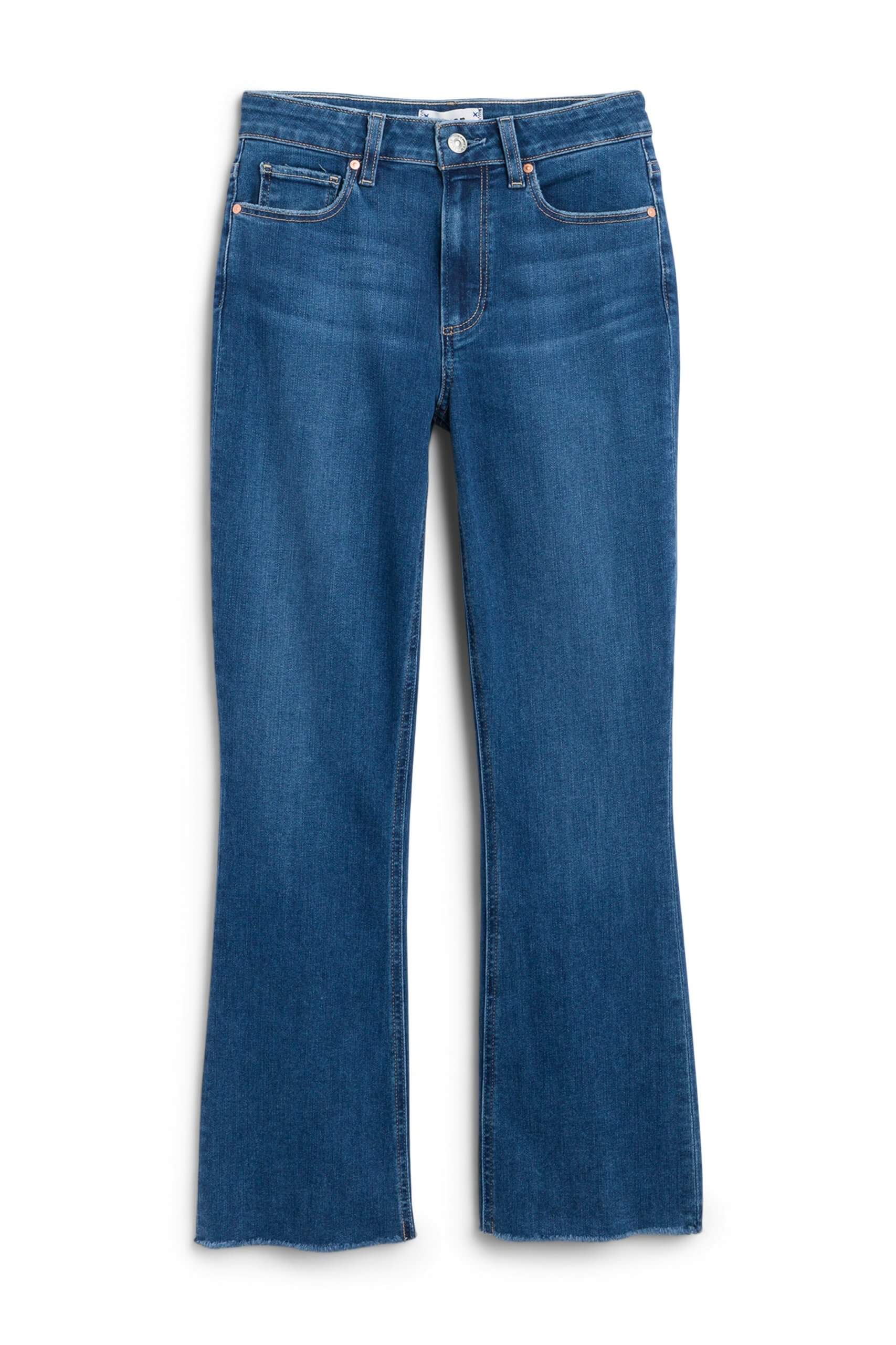 Stitch Fix women’s dark wash bootcut jeans.