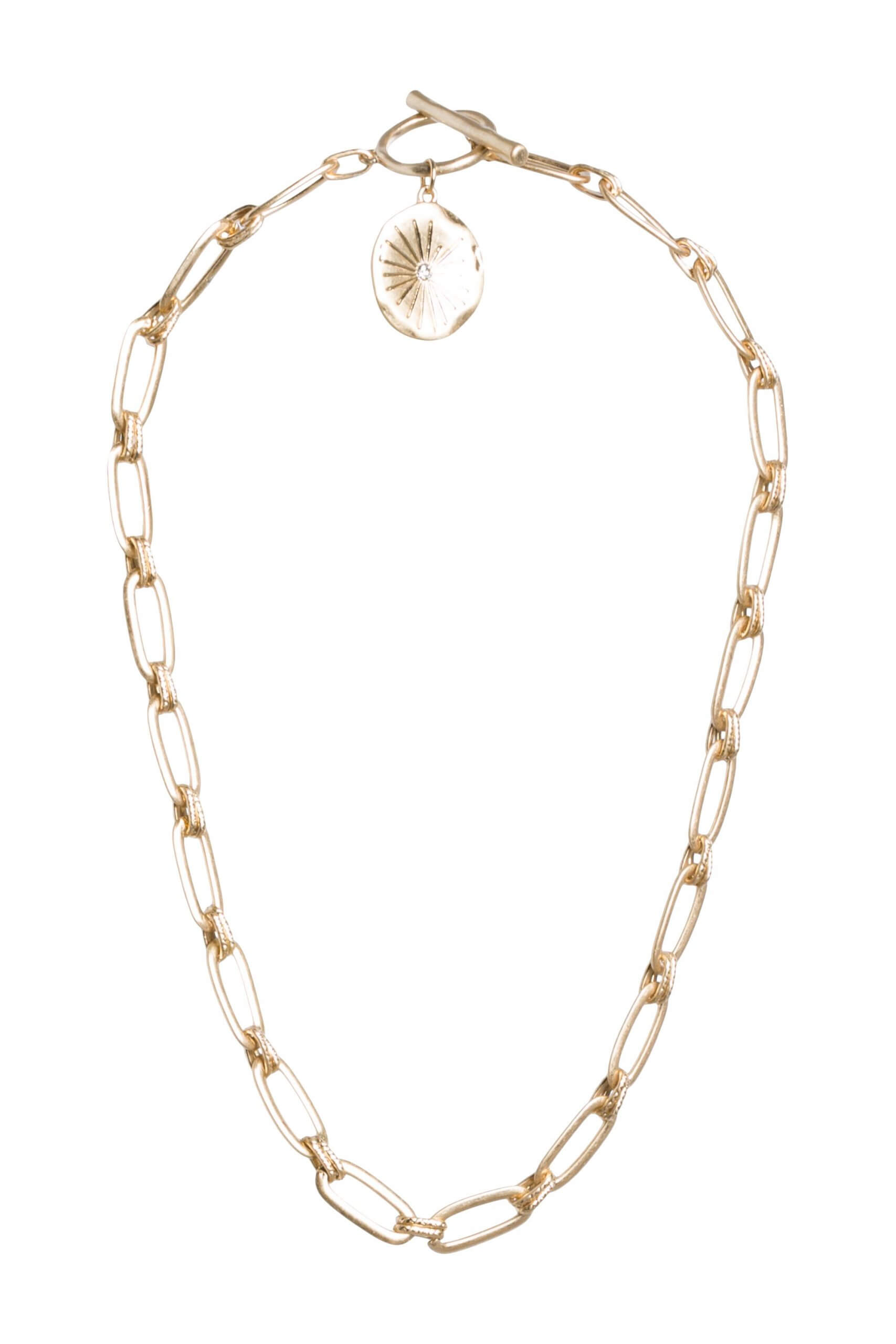 Stitch Fix Women’s gold chain-link necklace.