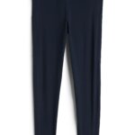 Stitch Fix women’s black leggings.