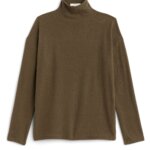 Stitch Fix women’s brown knit turtleneck.