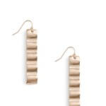 Stitch Fix women’s gold wavy drop earrings.