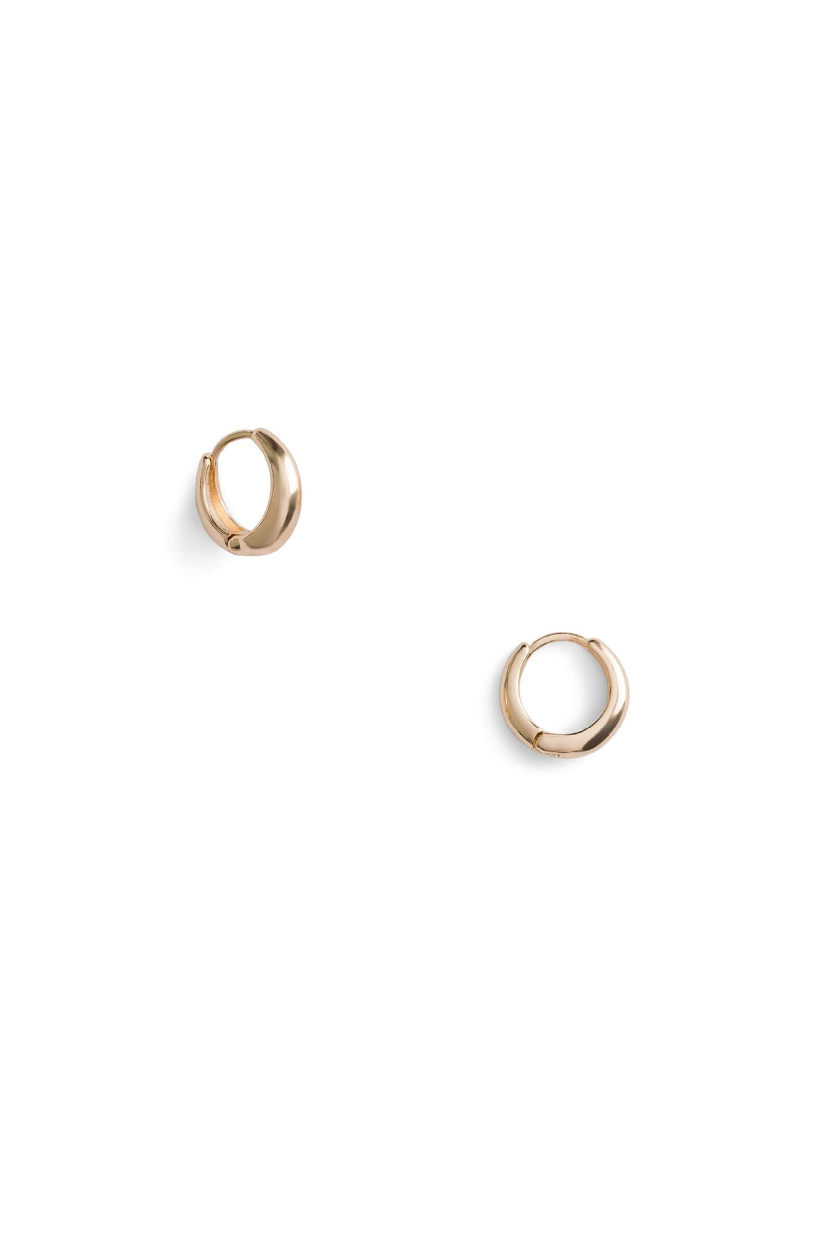 Stitch Fix women’s gold hoop earrings.