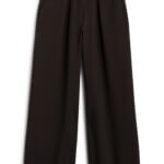 Stitch Fix chic style women's black wide-leg pants.