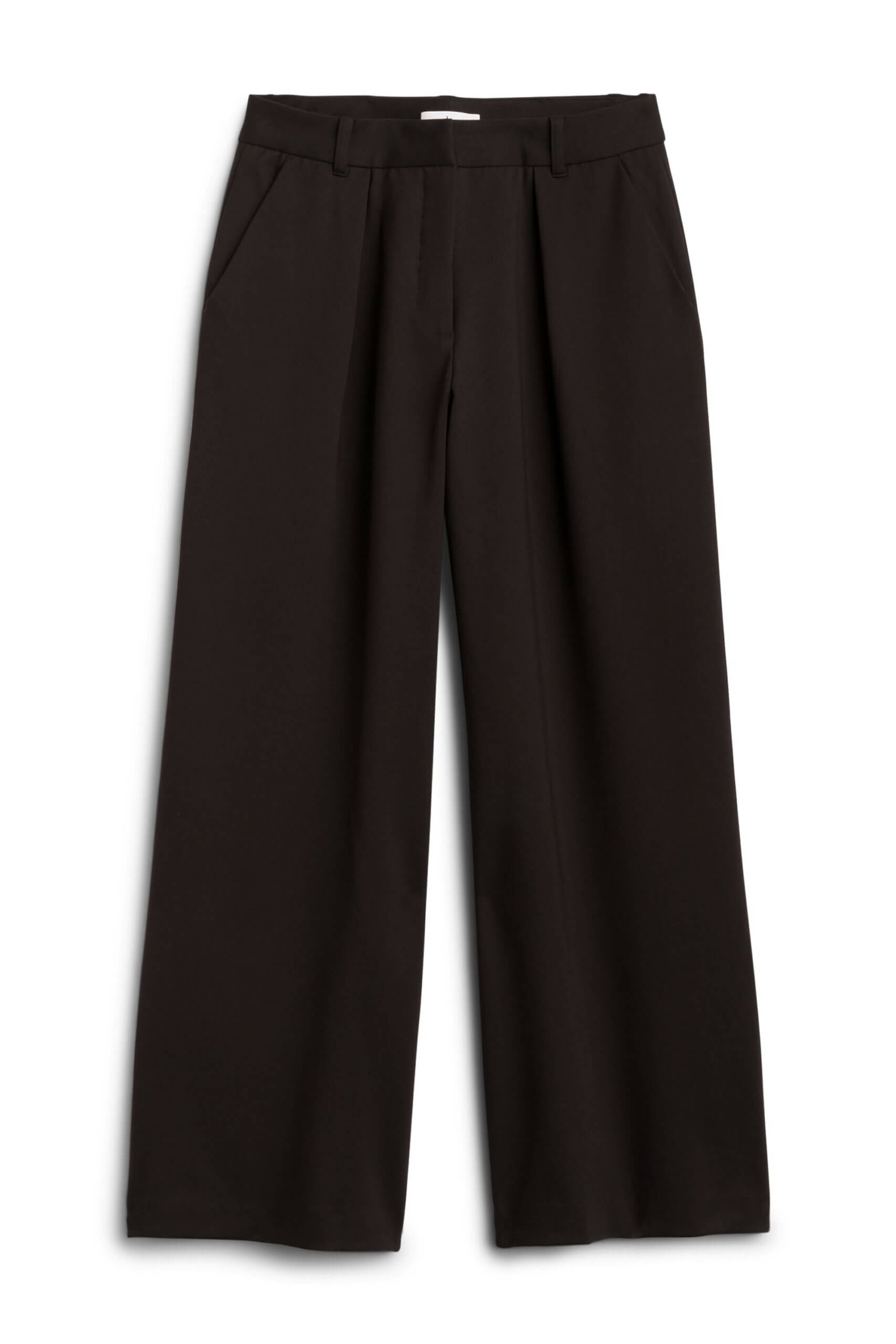 Stitch Fix chic style women's black wide-leg pants.