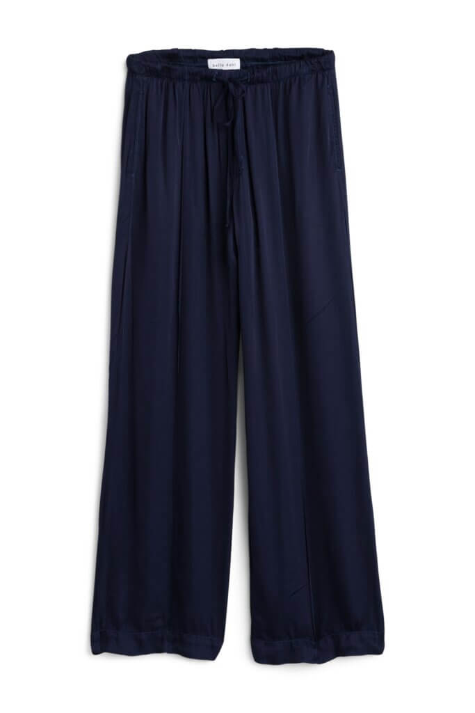 Stitch Fix women’s wide-leg black trousers.