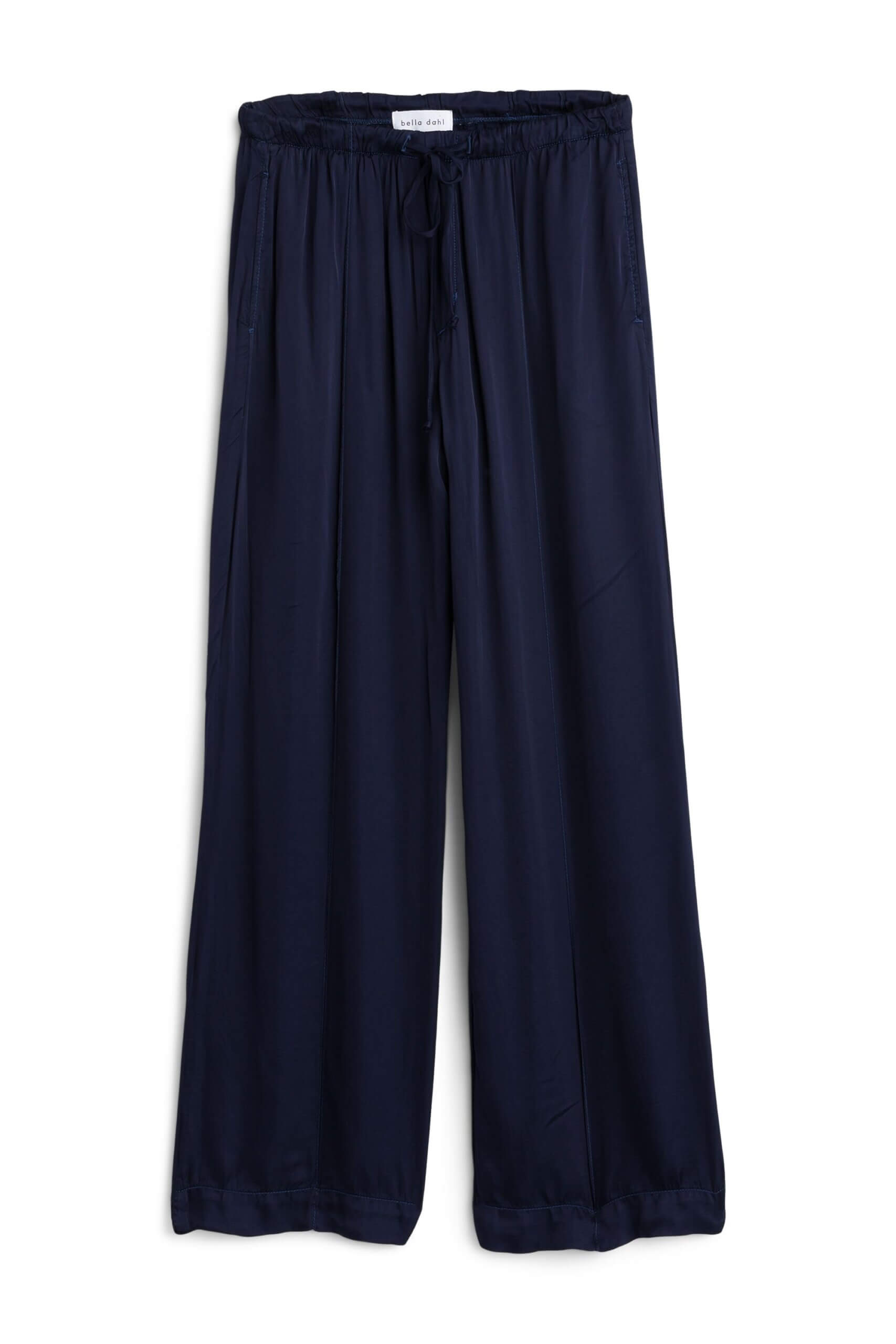 Stitch Fix women’s wide-leg black trousers.