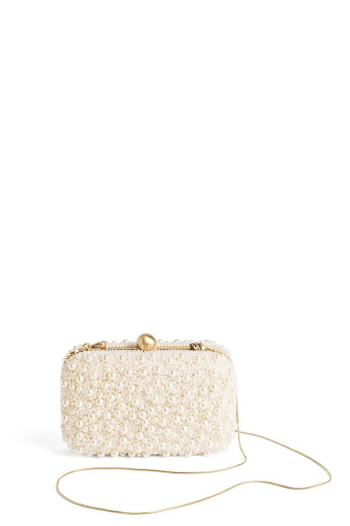 Stitch Fix women’s pearl and gold accented handbag with removable gold chain shoulder strap.