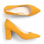 Stitch Fix women’s mustard block heeled pumps.