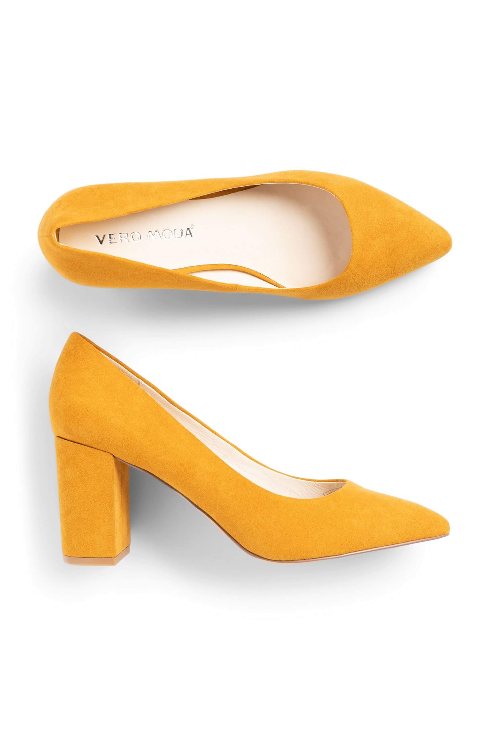 Stitch Fix women’s mustard yellow block heels with pointed toe.