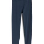 Stitch Fix women's navy blue yoga leggings.