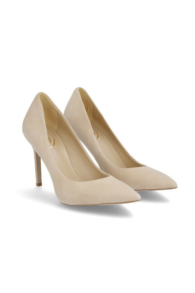 Stitch Fix women’s business formal beige pumps.