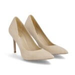 Stitch Fix women’s beige pumps.