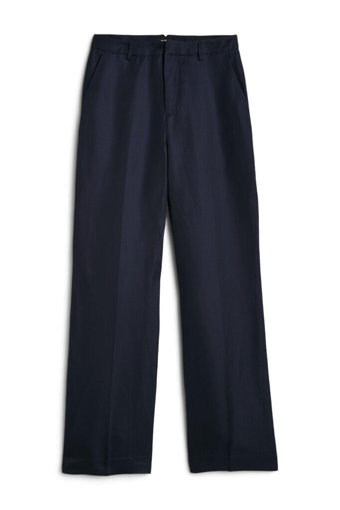 Stitch Fix women's navy wide-leg pants.