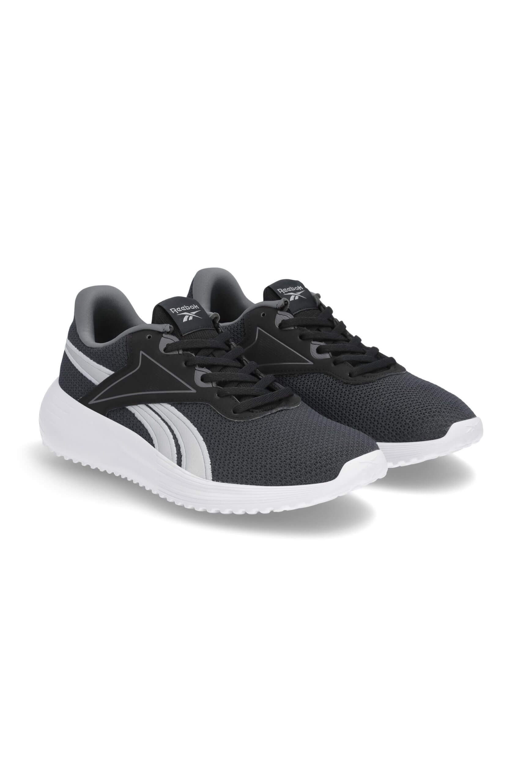 Stitch Fix women’s black sneakers.