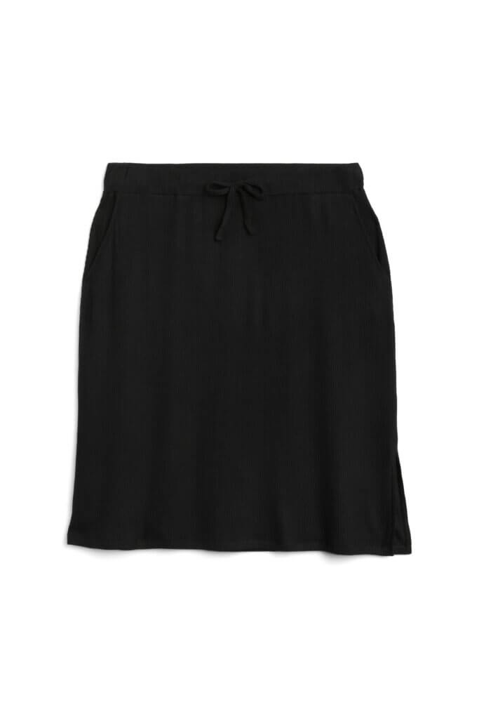 Stitch Fix women's black knit pencil skirt.