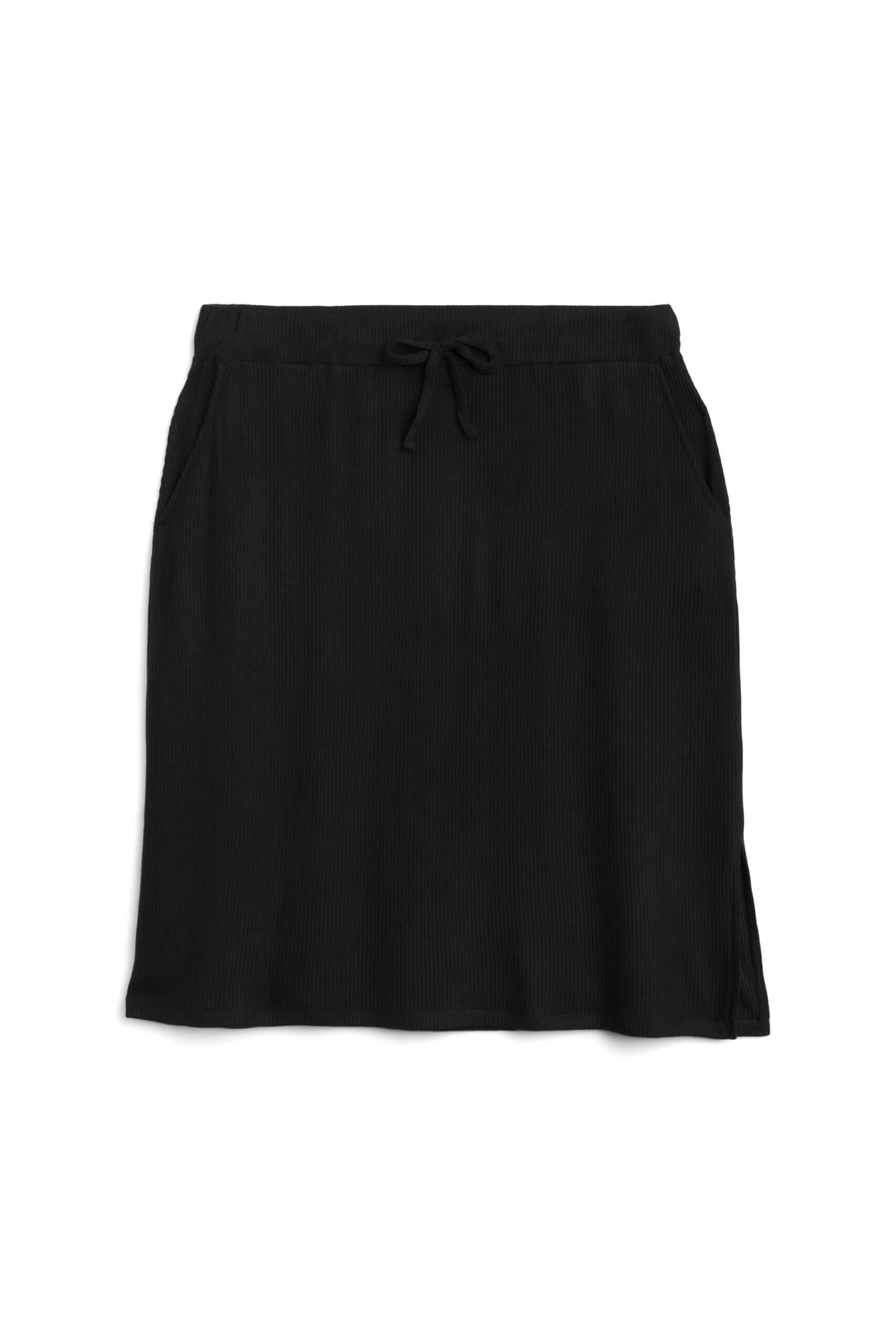Stitch Fix women's black knit pencil skirt.