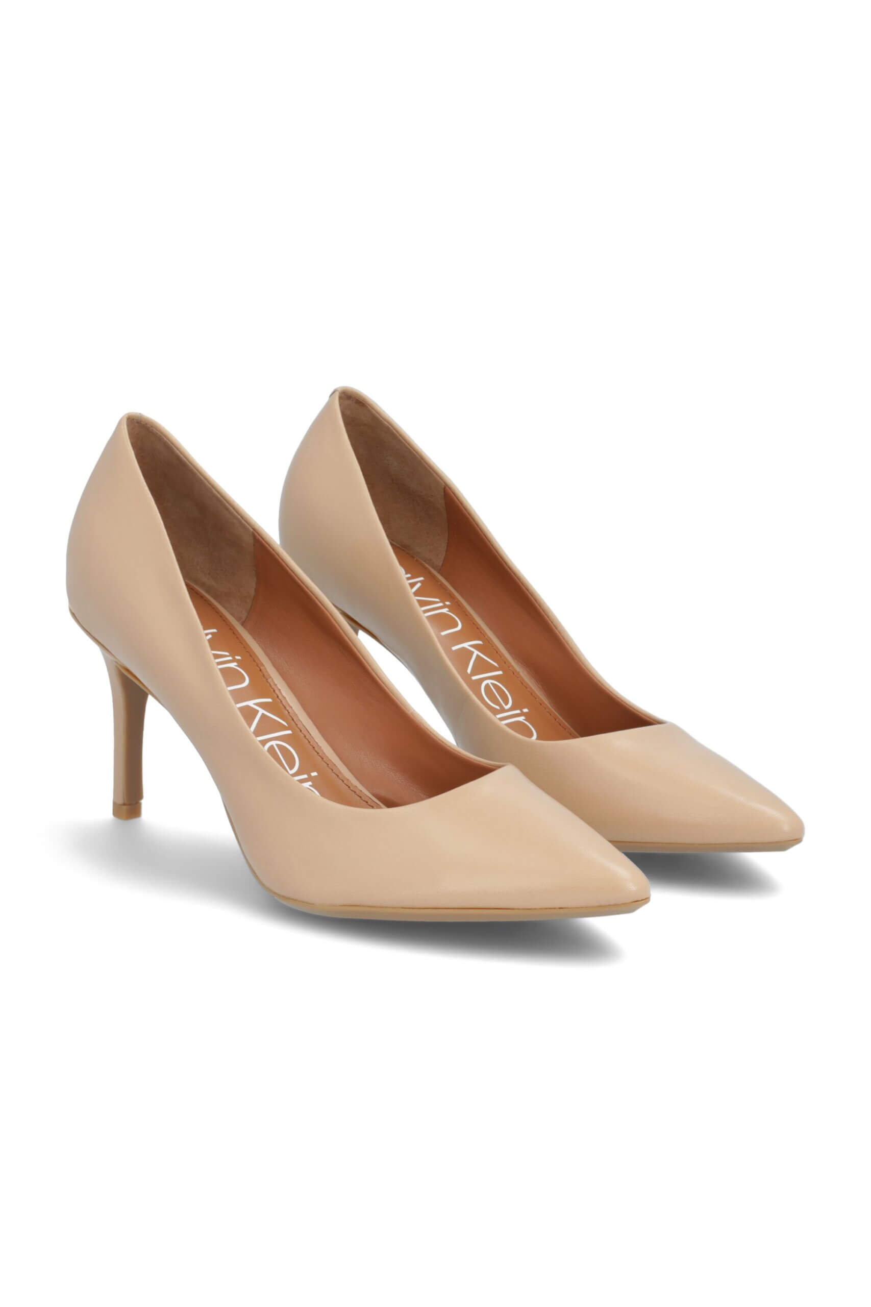 Stitch Fix women's tan pumps.