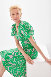 summer drinks outfit for women with green patterned dress